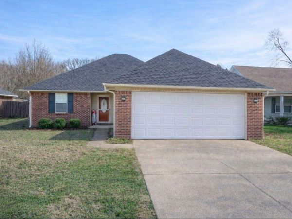 117 Laurelbrook Drive, Saltillo, MS 38866