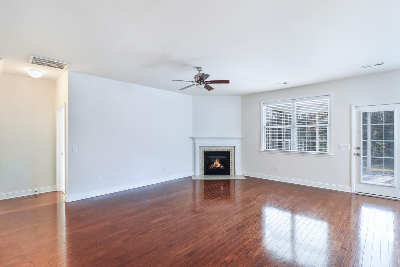 3274 Conservancy Lane Photo 5