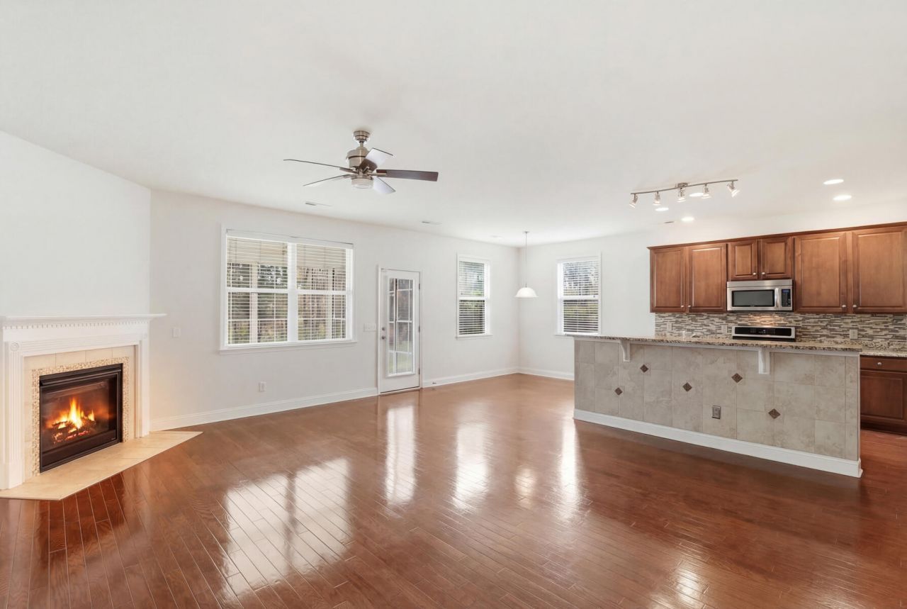 3274 Conservancy Lane Photo 9