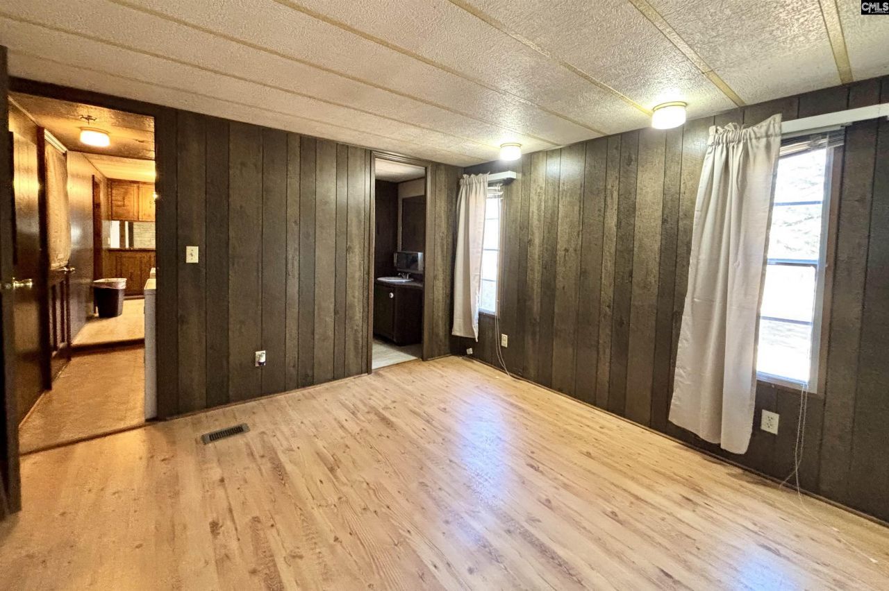 2201 Sharpes Hill Road Photo 7