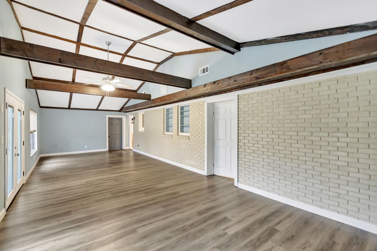 122 Longleaf Drive Photo 13