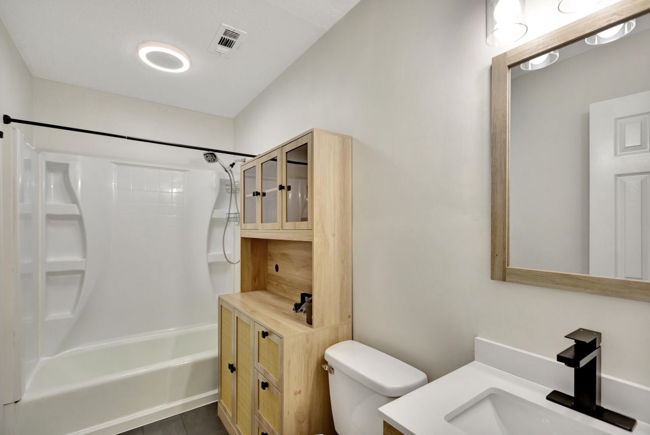 122 Longleaf Drive Photo 17