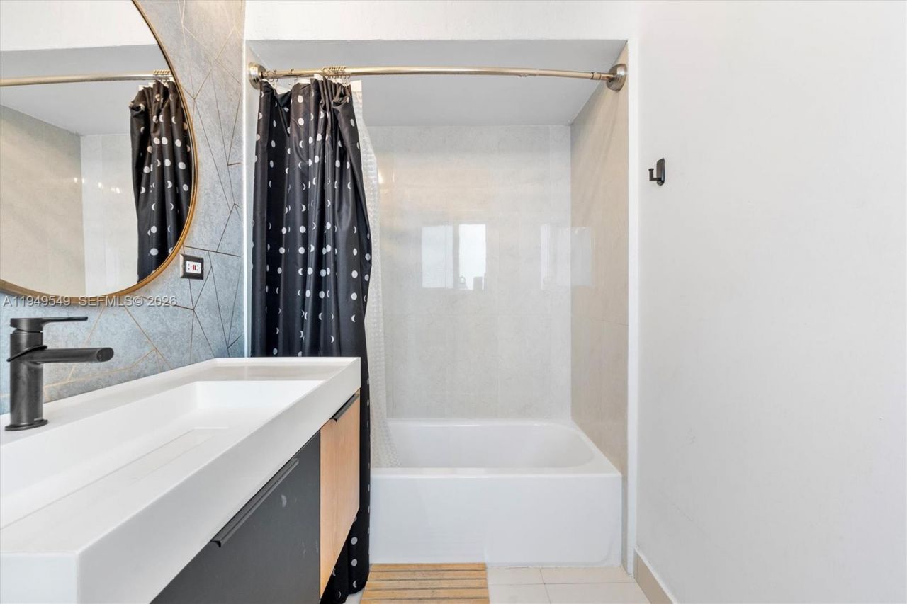 12660 Griffing Blvd, North Miami, FL 33161 Photo