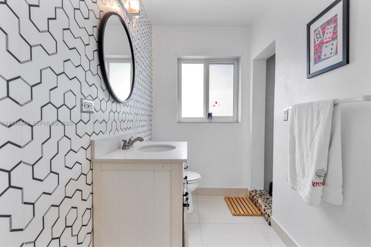 12660 Griffing Blvd, North Miami, FL 33161 Photo