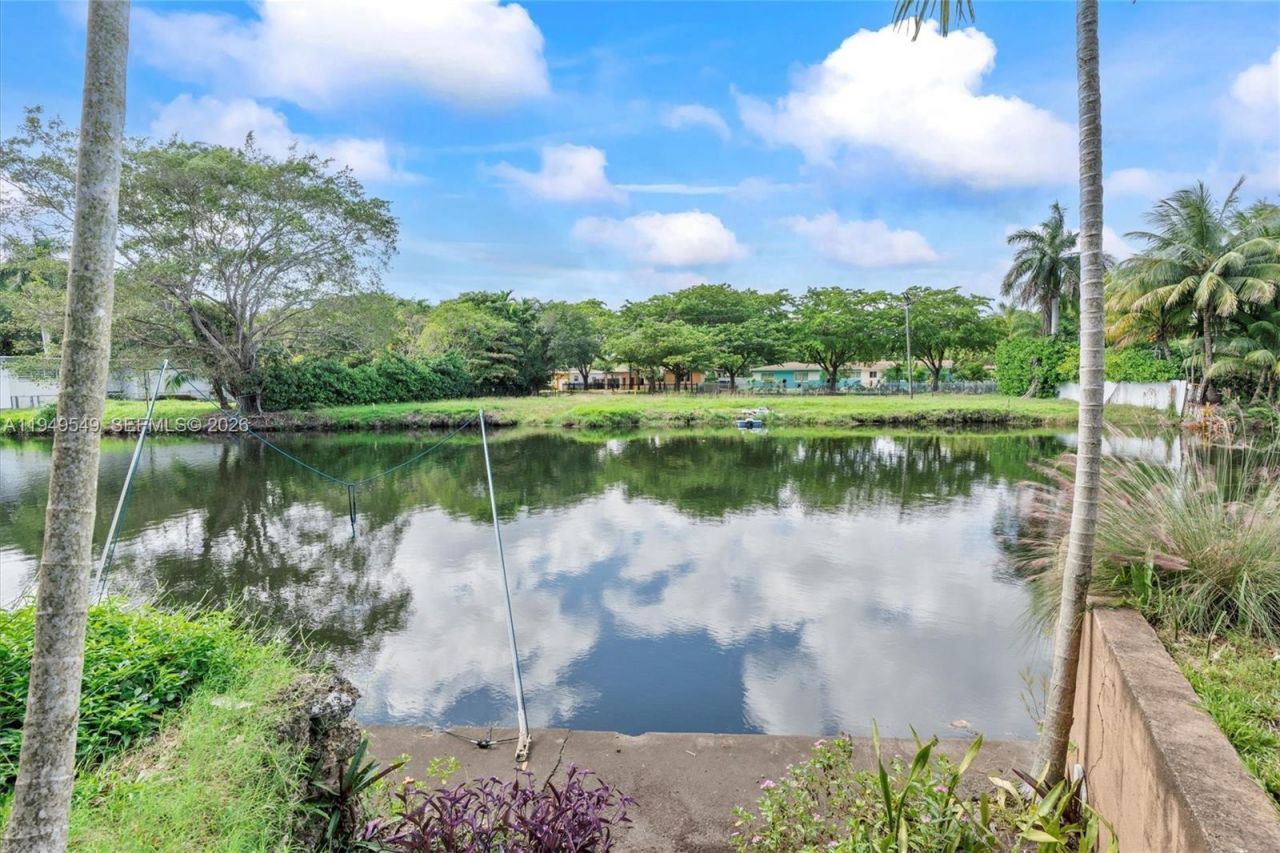 12660 Griffing Blvd, North Miami, FL 33161 Photo