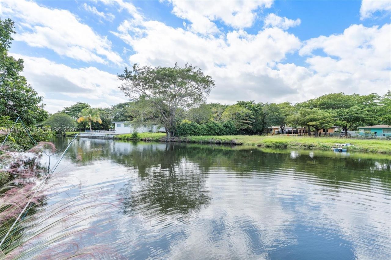 12660 Griffing Blvd, North Miami, FL 33161 Photo