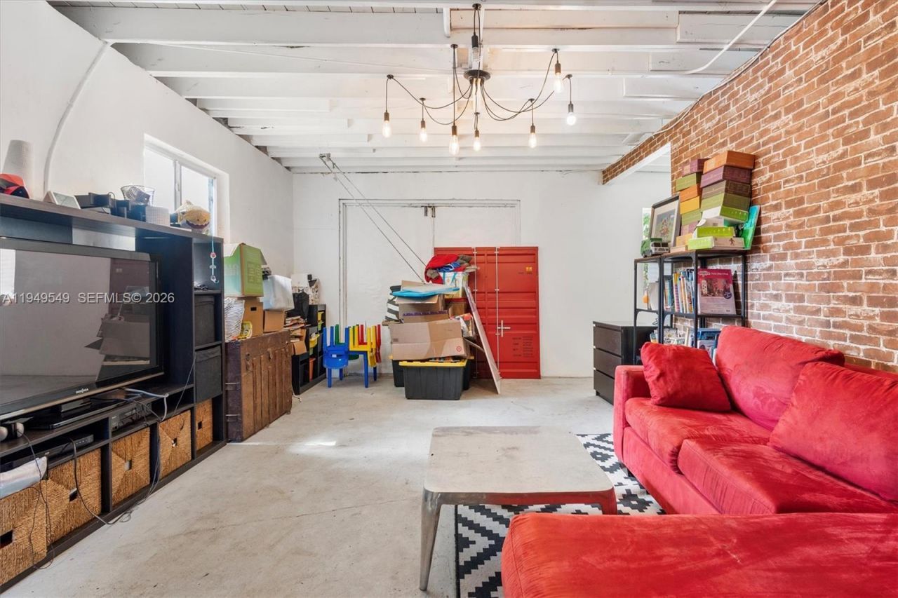 12660 Griffing Blvd, North Miami, FL 33161 Photo