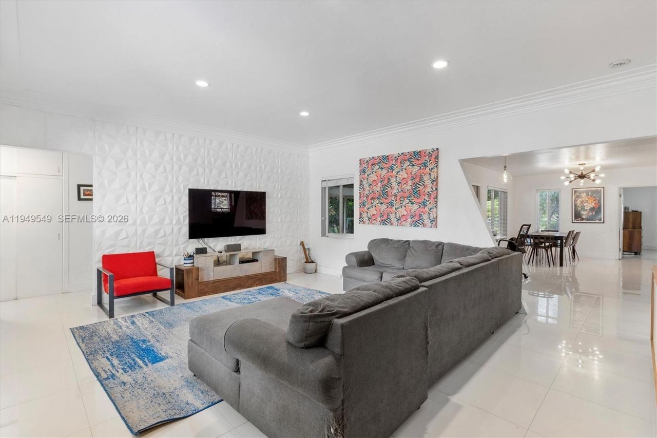 12660 Griffing Blvd, North Miami, FL 33161 Photo