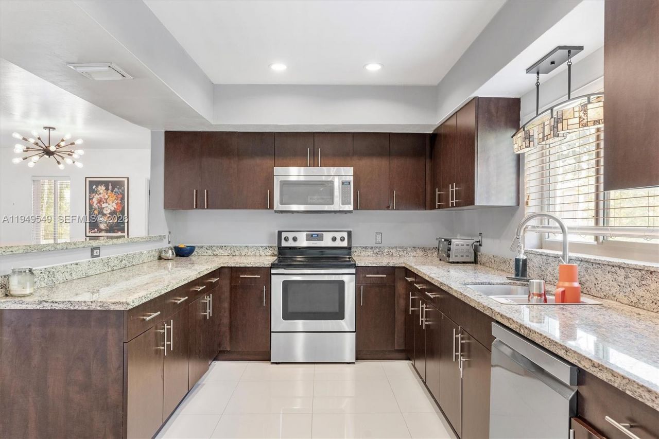 12660 Griffing Blvd, North Miami, FL 33161 Photo