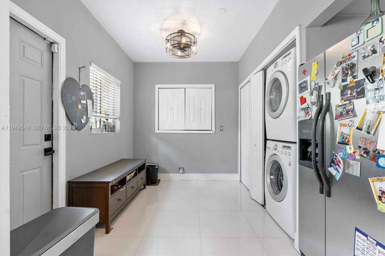 12660 Griffing Blvd, North Miami, FL 33161 Photo