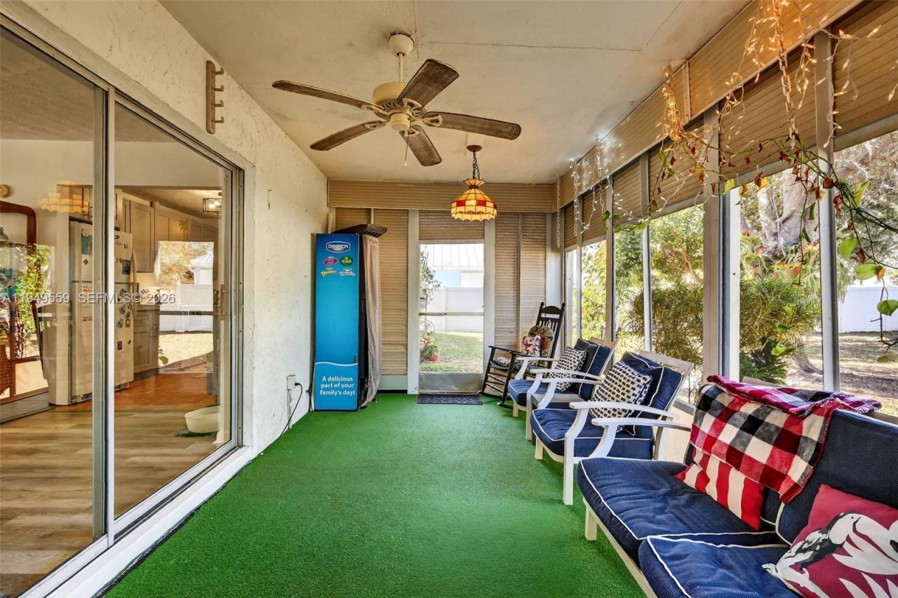 1261 SE Mendavia Ave, Port Saint Lucie, FL 34952 Photo