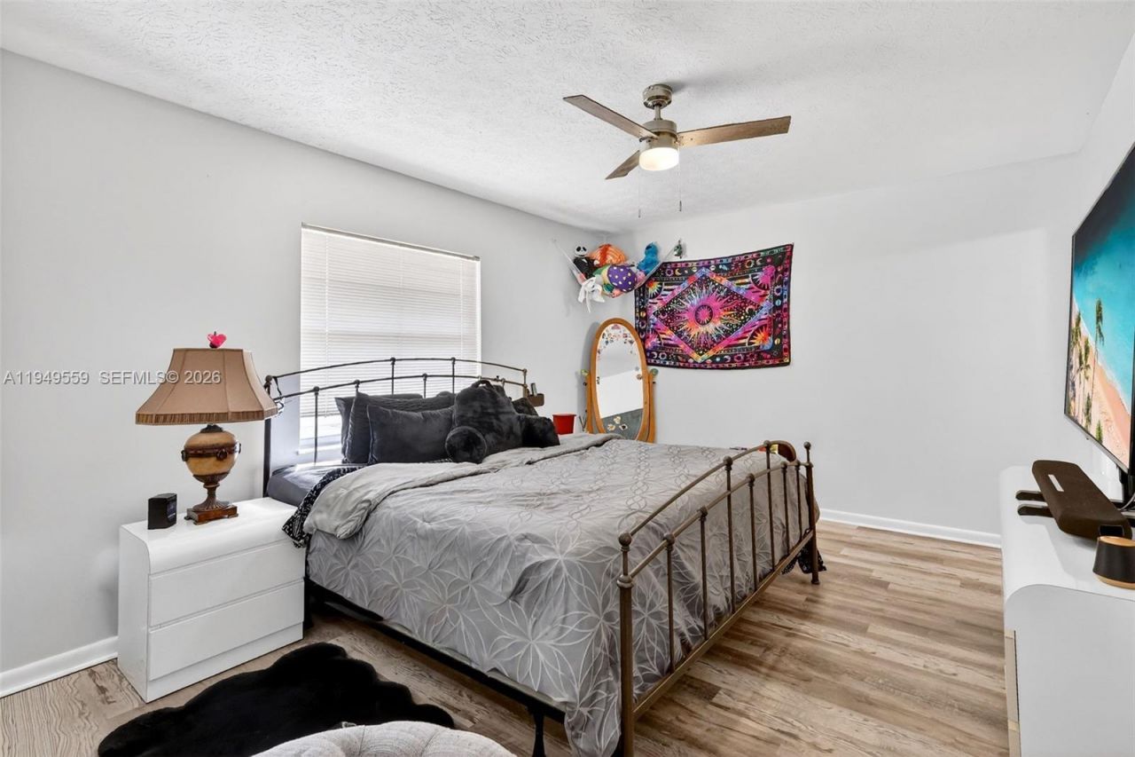 1261 SE Mendavia Ave, Port Saint Lucie, FL 34952 Photo