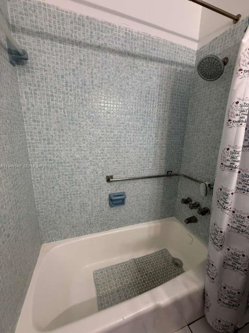 303 NE 187th St, Unit 725, Miami, FL 33179 Photo