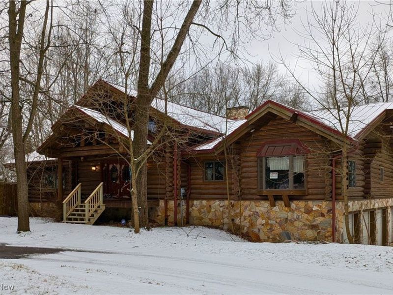 8026 Lee Road, Malvern, OH 44644 Photo 2