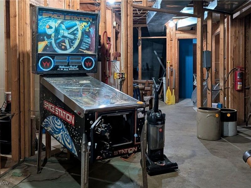 8026 Lee Road, Malvern, OH 44644 Photo 23