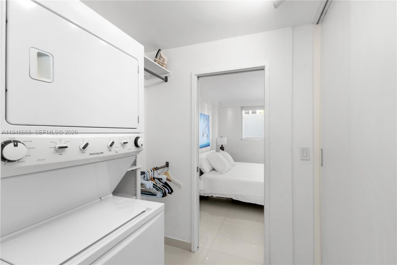 401 Ocean Dr, Unit 421, Miami Beach, FL 33139 Photo