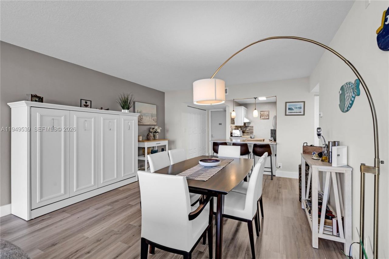 20301 W Country Club Dr , Unit 1623, Aventura, FL 33180 Photo