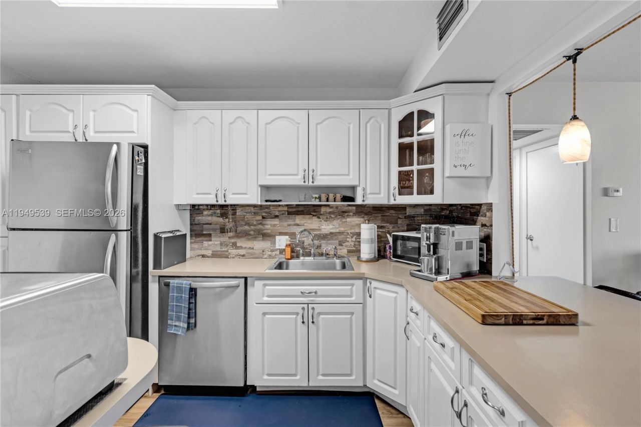 20301 W Country Club Dr , Unit 1623, Aventura, FL 33180 Photo