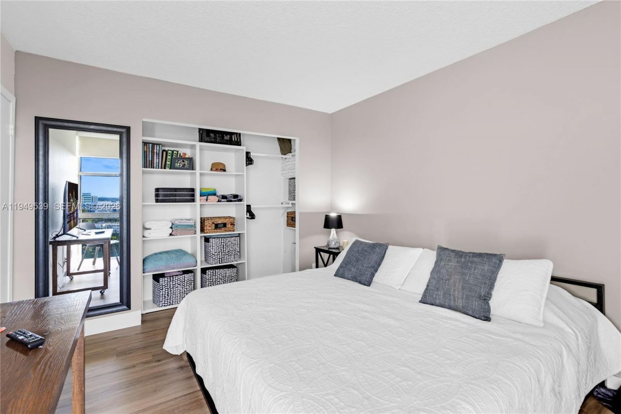 20301 W Country Club Dr , Unit 1623, Aventura, FL 33180 Photo