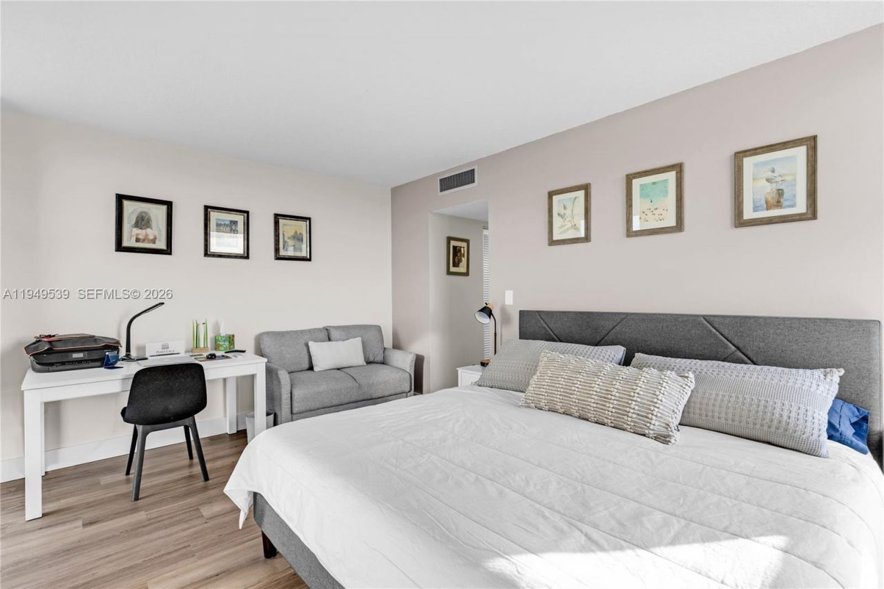 20301 W Country Club Dr , Unit 1623, Aventura, FL 33180 Photo