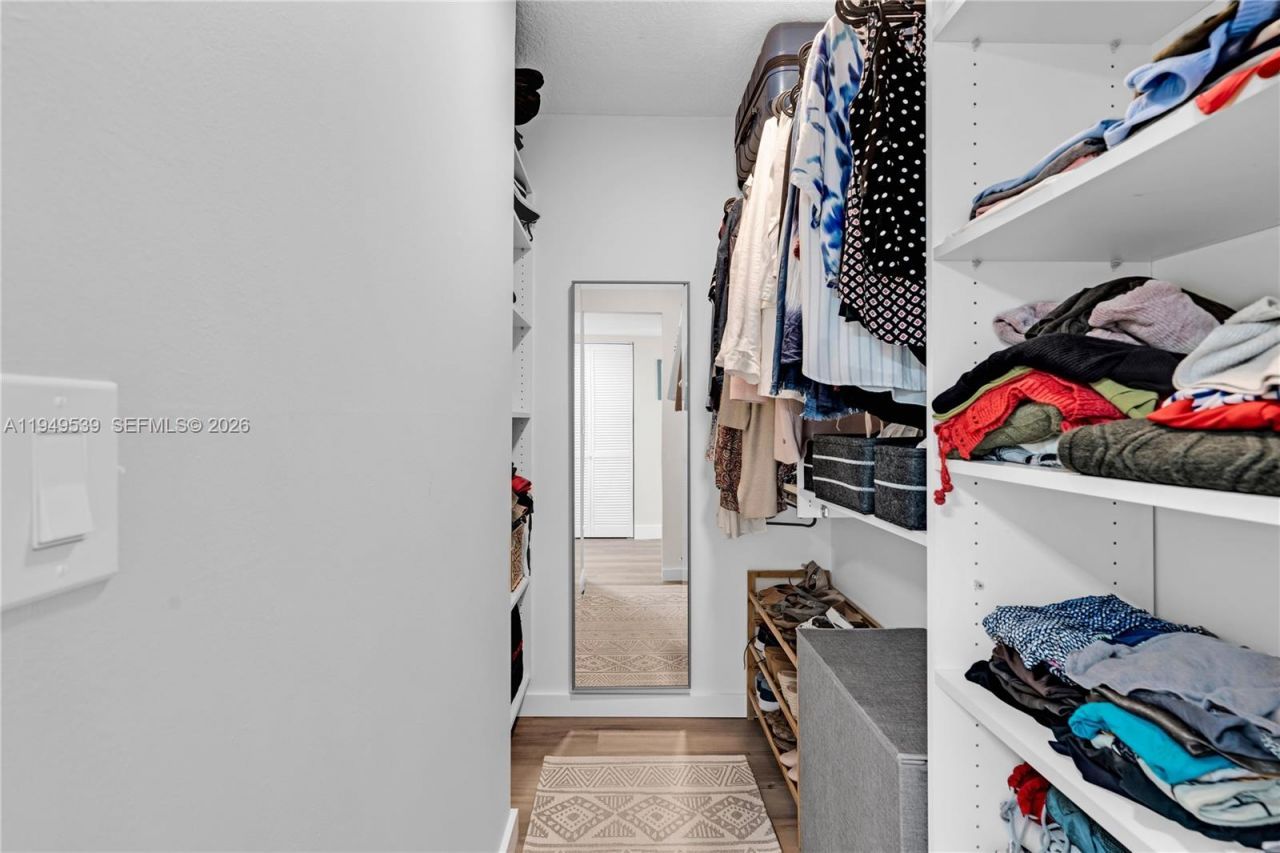 20301 W Country Club Dr , Unit 1623, Aventura, FL 33180 Photo