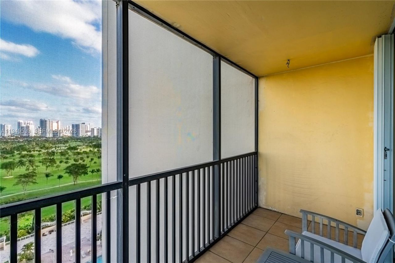 20301 W Country Club Dr , Unit 1623, Aventura, FL 33180 Photo