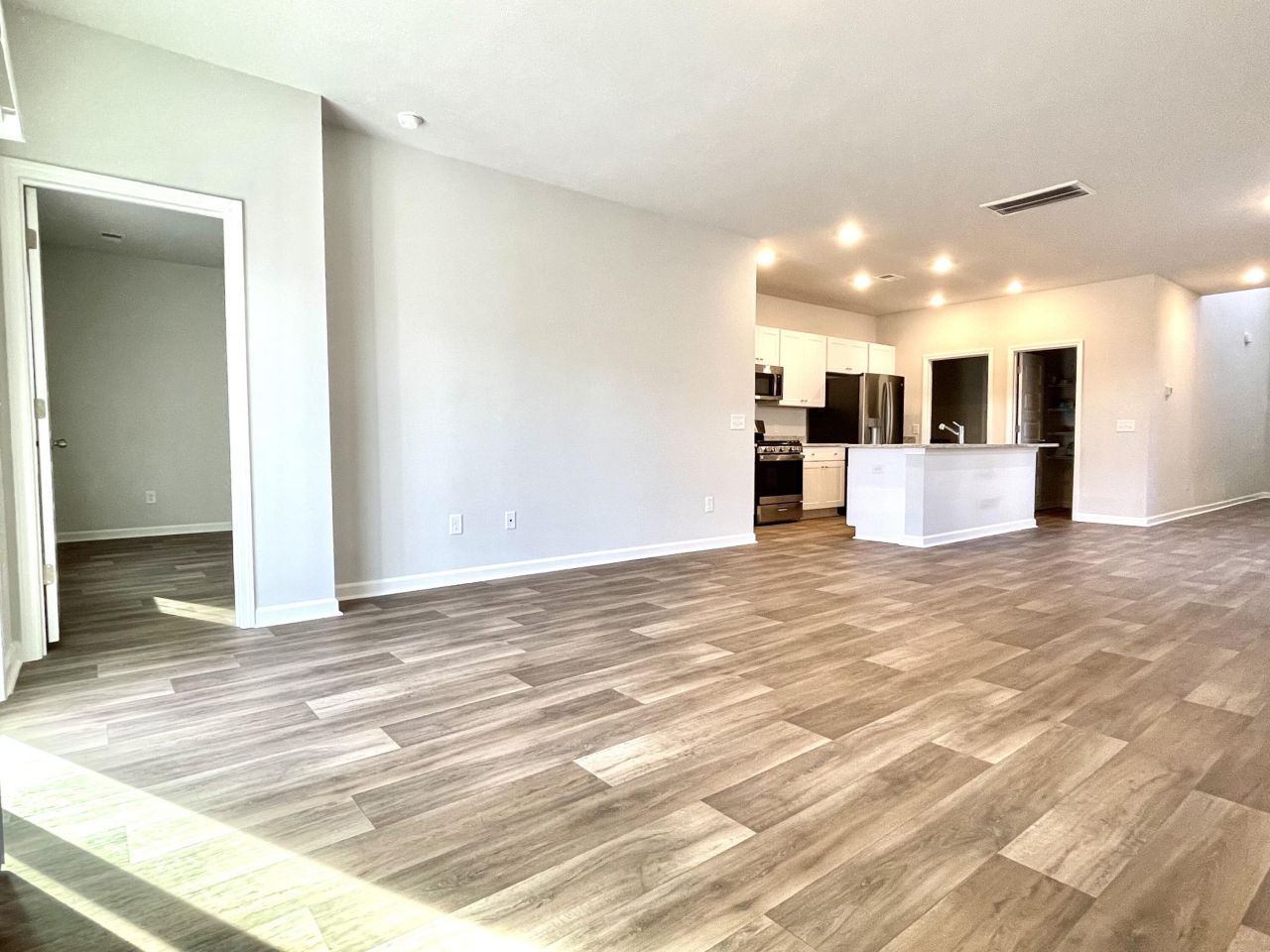 342 Tiliwa Street Photo 12