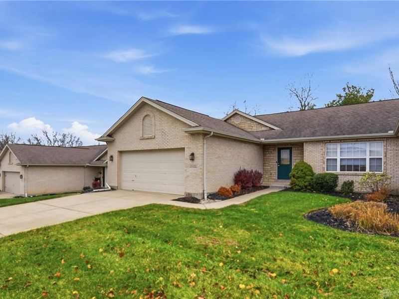 2122 Castle Pines Court, Hamilton, OH 45013 Photo 1