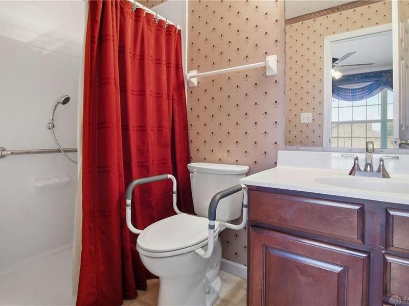 2122 Castle Pines Court, Hamilton, OH 45013 Photo 9