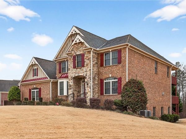 1739 Nemours Dr., Kennesaw, GA 30152