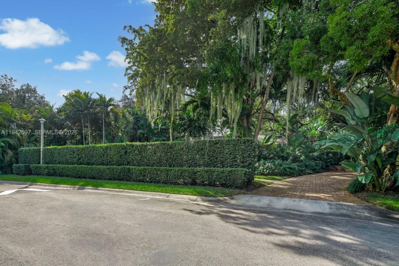 530 Melaleuca Ln, Miami, FL 33137 Photo