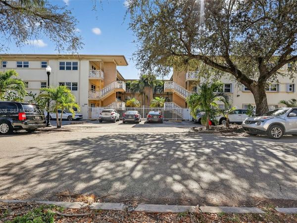 1958 Monroe St, Unit 206, Hollywood, FL 33020
