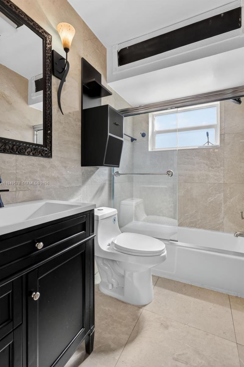 1958 Monroe St, Unit 206, Hollywood, FL 33020 Photo