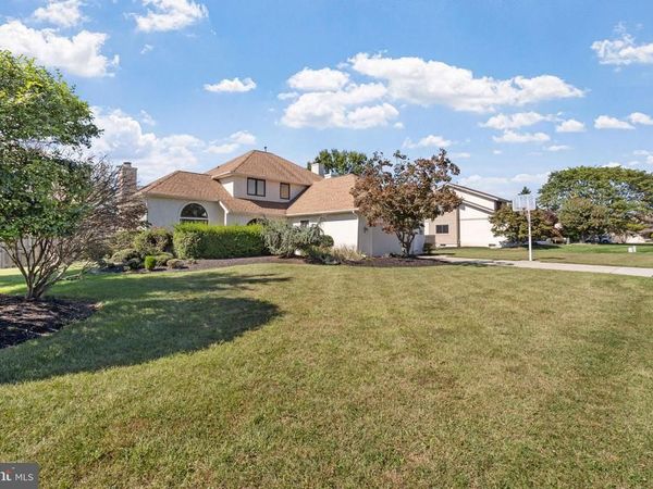 32 COUNTRY WALK, CHERRY HILL, NJ 08003