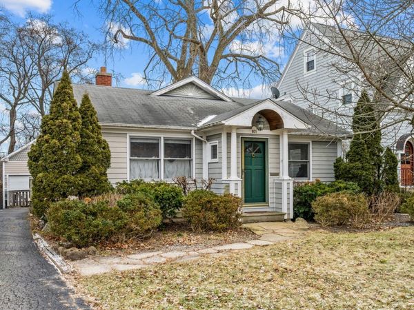 971 Windsor Road, Highland Park, IL 60035