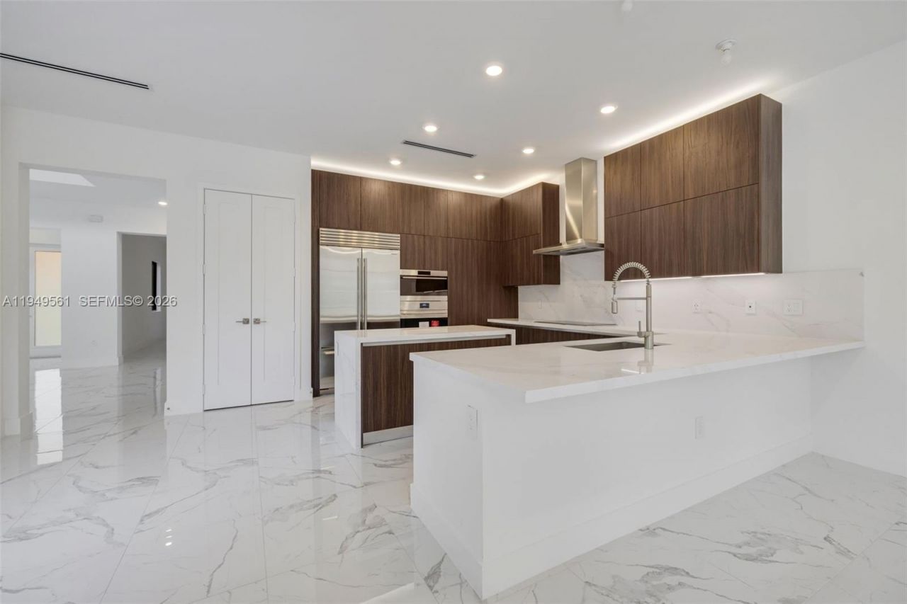 19749 NE 16th Pl, Unit 19749, Miami, FL 33179 Photo