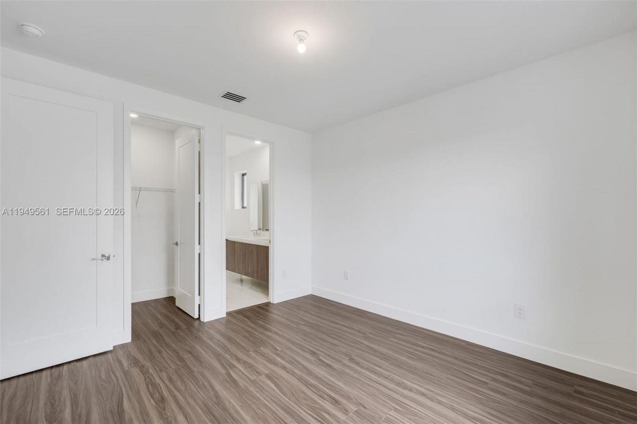 19749 NE 16th Pl, Unit 19749, Miami, FL 33179 Photo