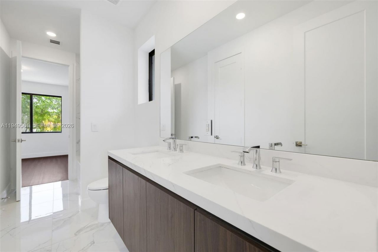 19749 NE 16th Pl, Unit 19749, Miami, FL 33179 Photo