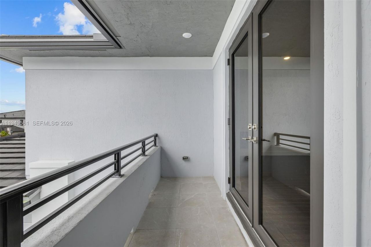 19749 NE 16th Pl, Unit 19749, Miami, FL 33179 Photo