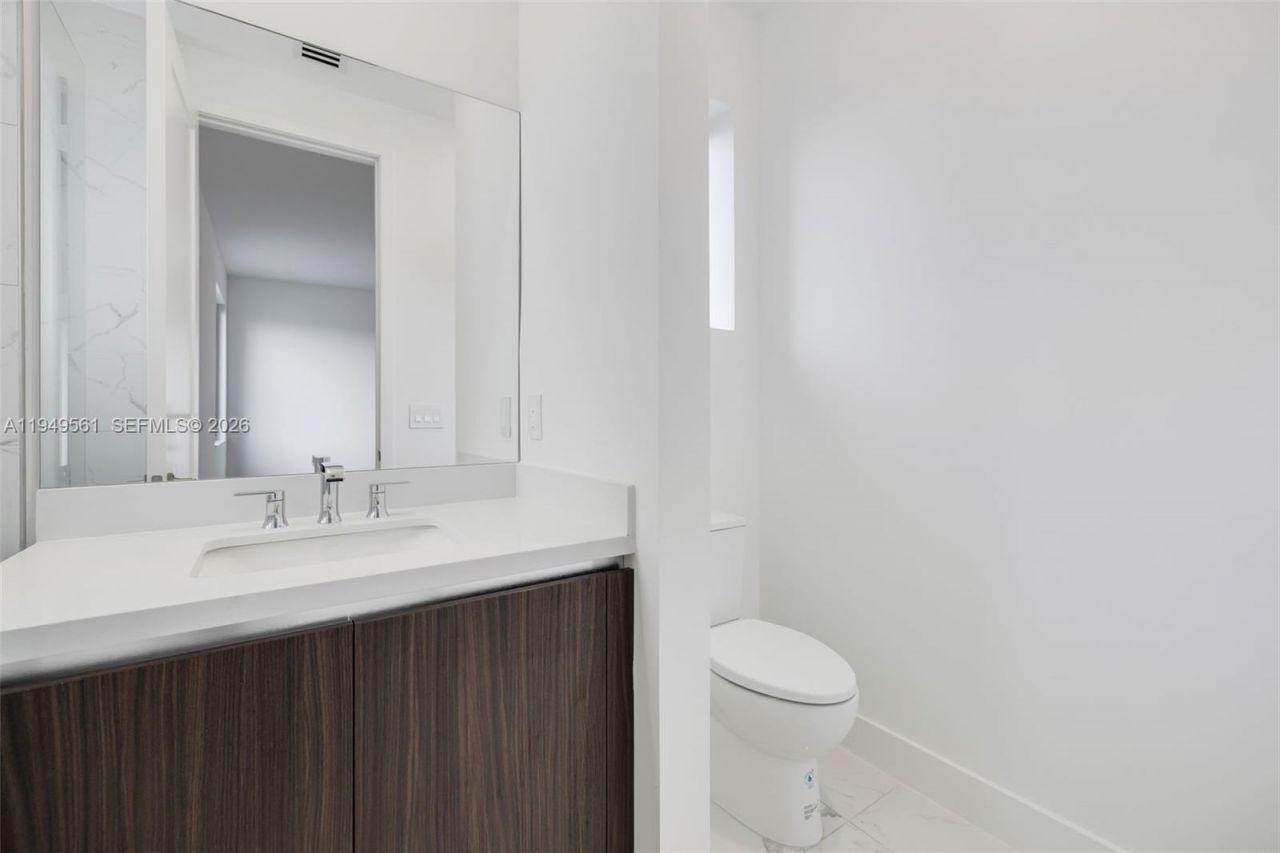 19749 NE 16th Pl, Unit 19749, Miami, FL 33179 Photo