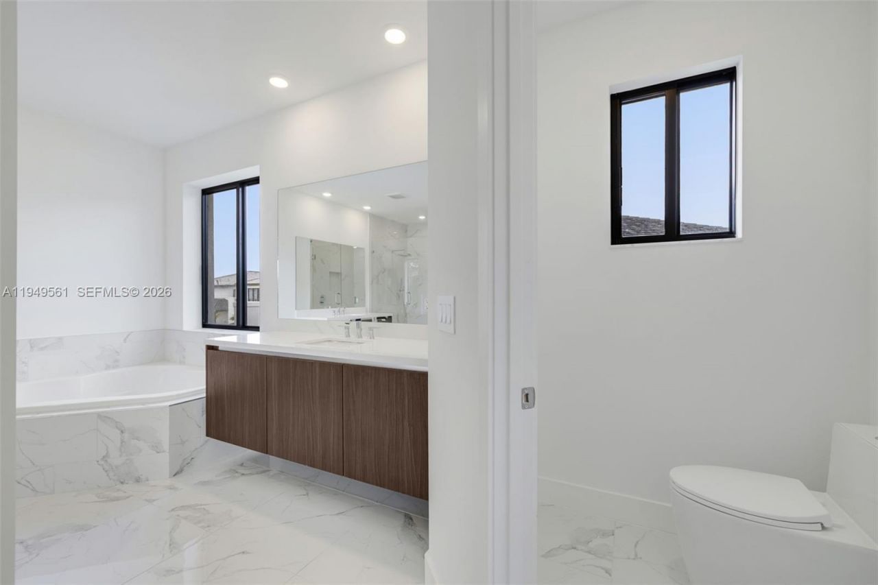 19749 NE 16th Pl, Unit 19749, Miami, FL 33179 Photo