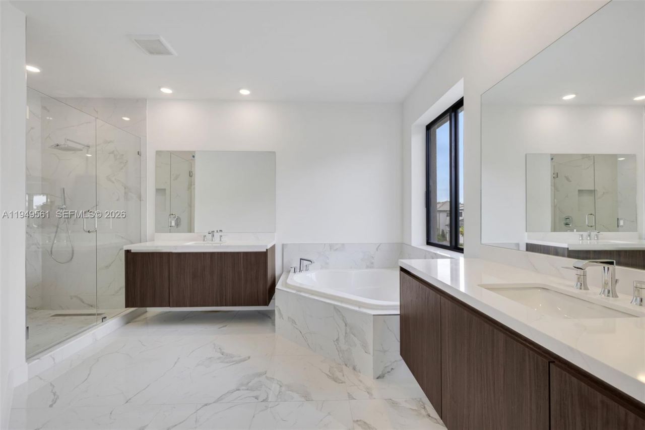 19749 NE 16th Pl, Unit 19749, Miami, FL 33179 Photo