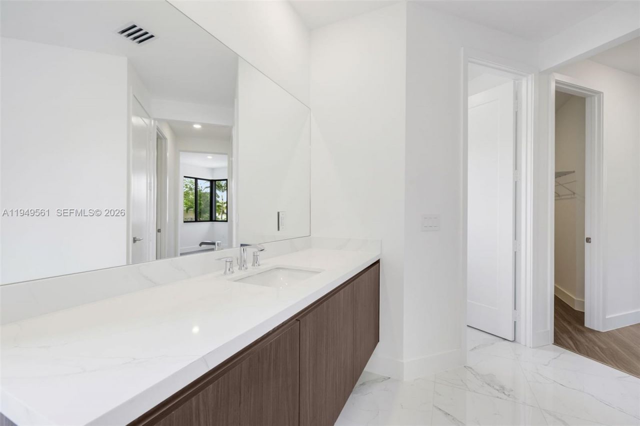 19749 NE 16th Pl, Unit 19749, Miami, FL 33179 Photo