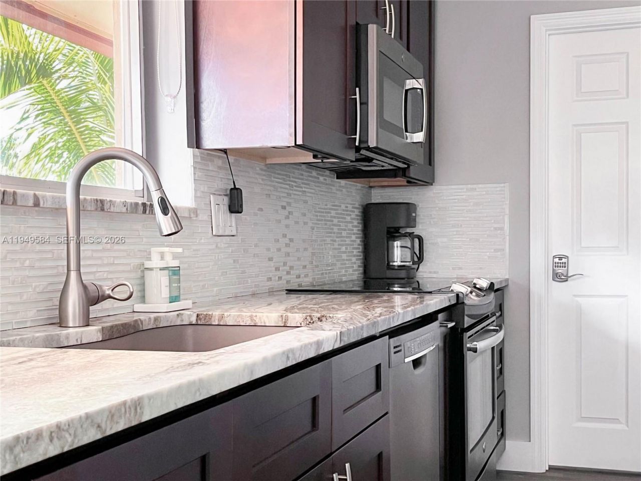 3390 SW 21st St , Fort Lauderdale, FL 33312 Photo