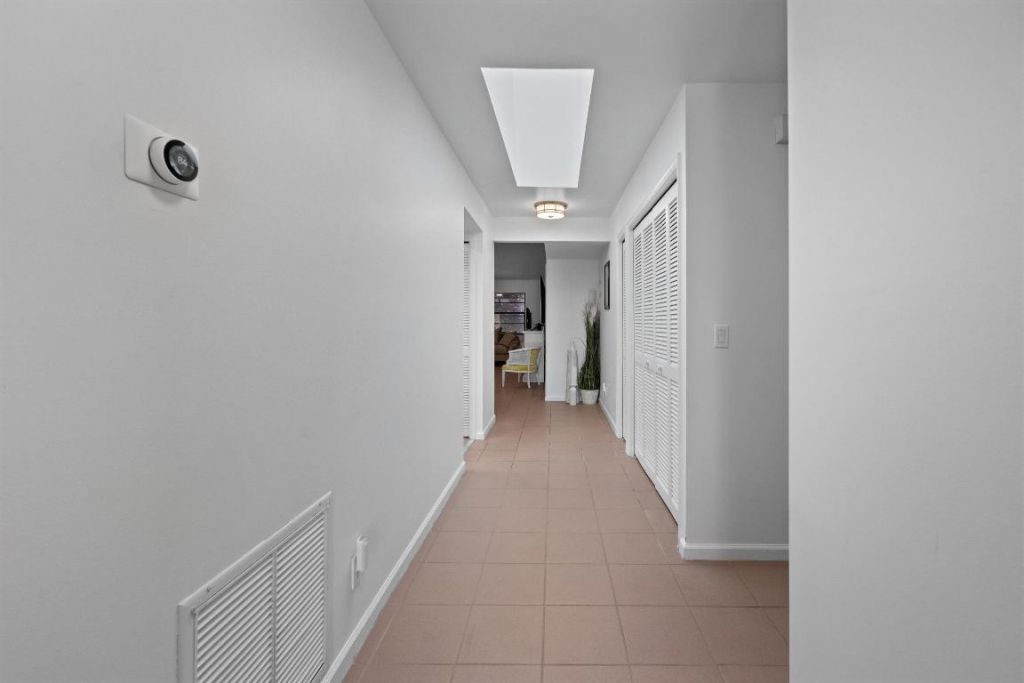 2 Ridge Pointe Drive, Unit A, Boynton Beach, FL 33435 Photo