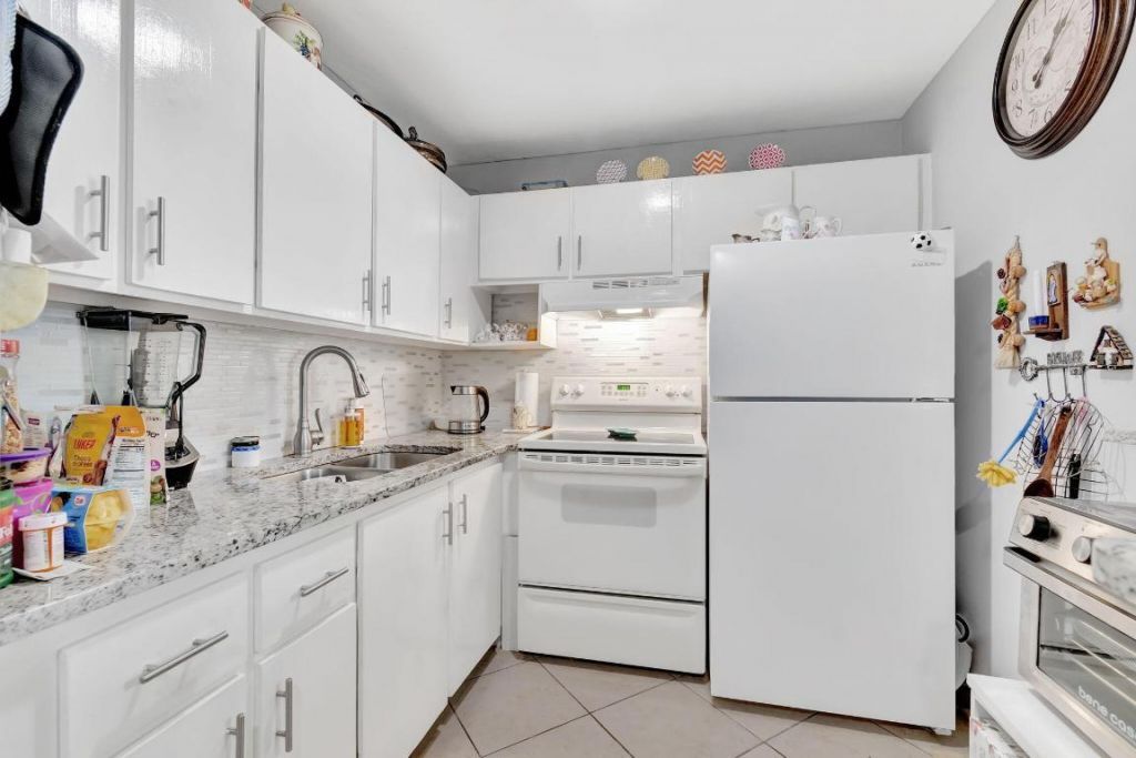 46 Andover B, West Palm Beach, FL 33417 Photo