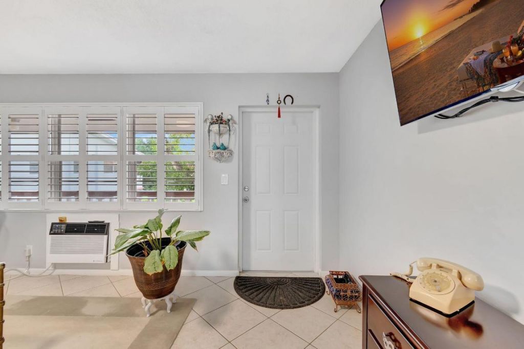 46 Andover B, West Palm Beach, FL 33417 Photo