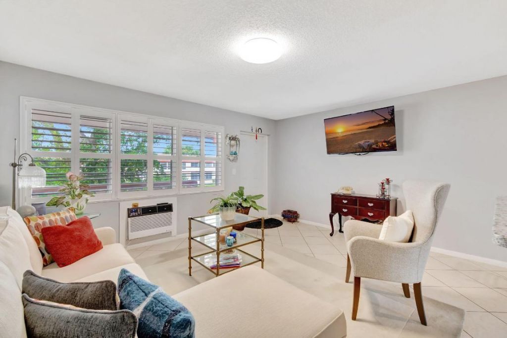 46 Andover B, West Palm Beach, FL 33417 Photo