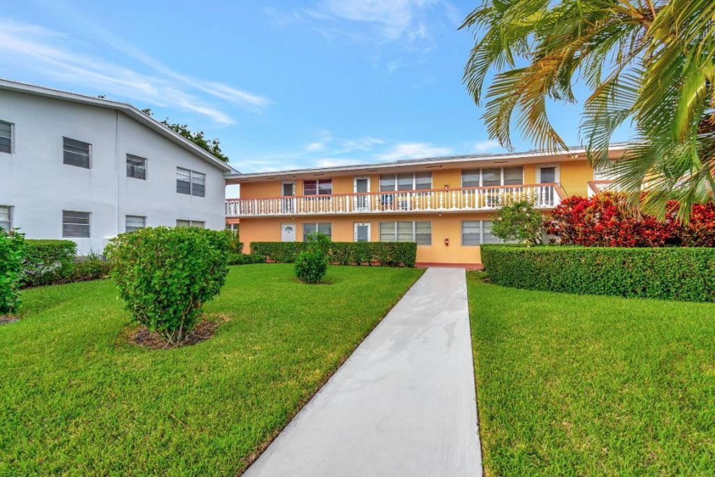 46 Andover B, West Palm Beach, FL 33417 Photo