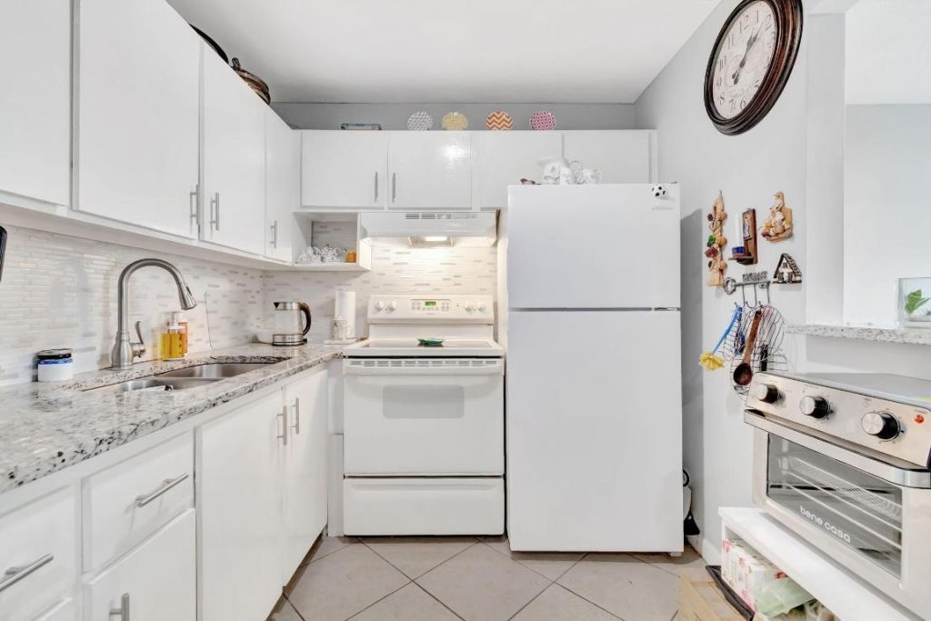 46 Andover B, West Palm Beach, FL 33417 Photo